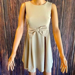 Max & Riley tan beige bow princess dress size Small